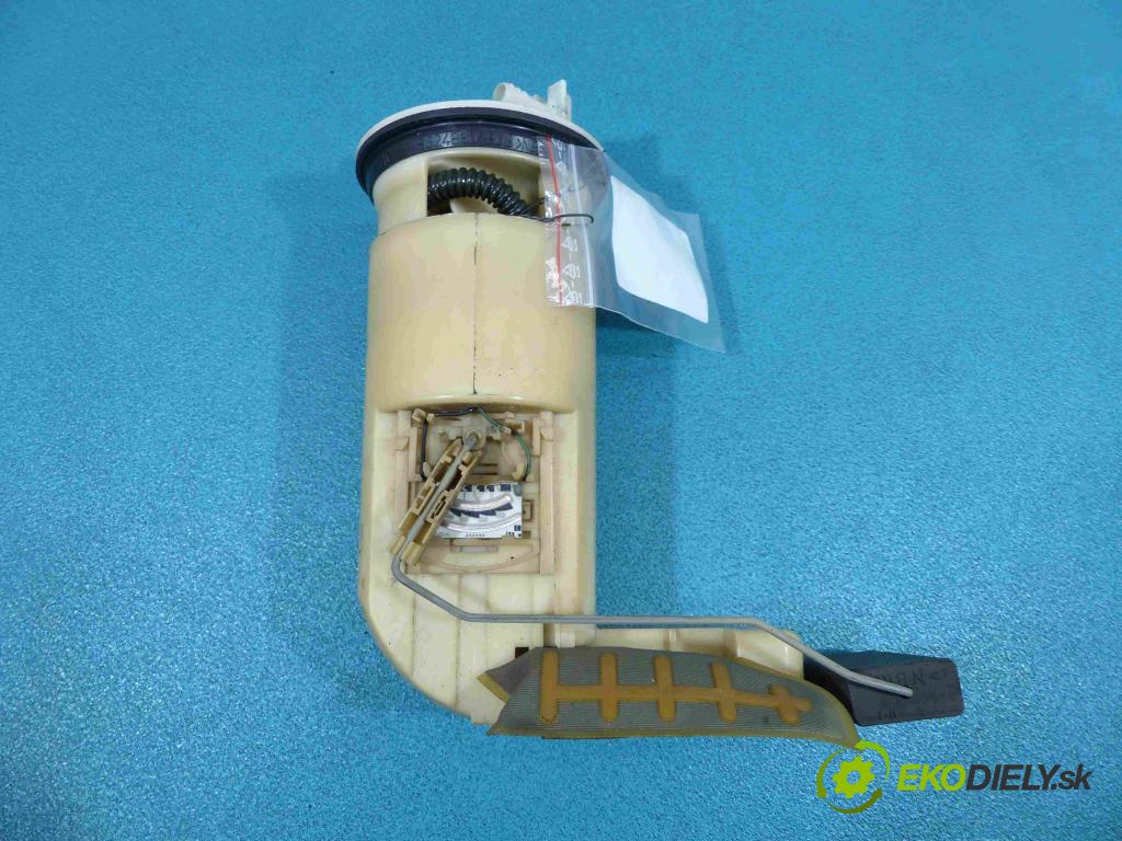 Citroen Saxo 1.1 8V - 60 hp manual 44 kW 1124 cm3  pumpa paliva 9637513680