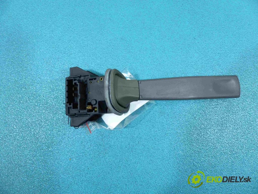 Volvo S70 1996-2000 2.0 10V 126 hp manual 93 kW 2000 cm3  přepínač