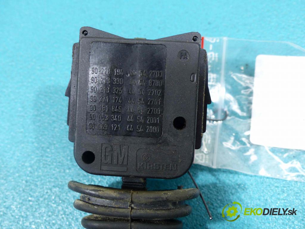 Opel Vectra A 1988-1995 1.8 8V - 90 hp manual 66 kW 1796 cm3  přepínač 90228194