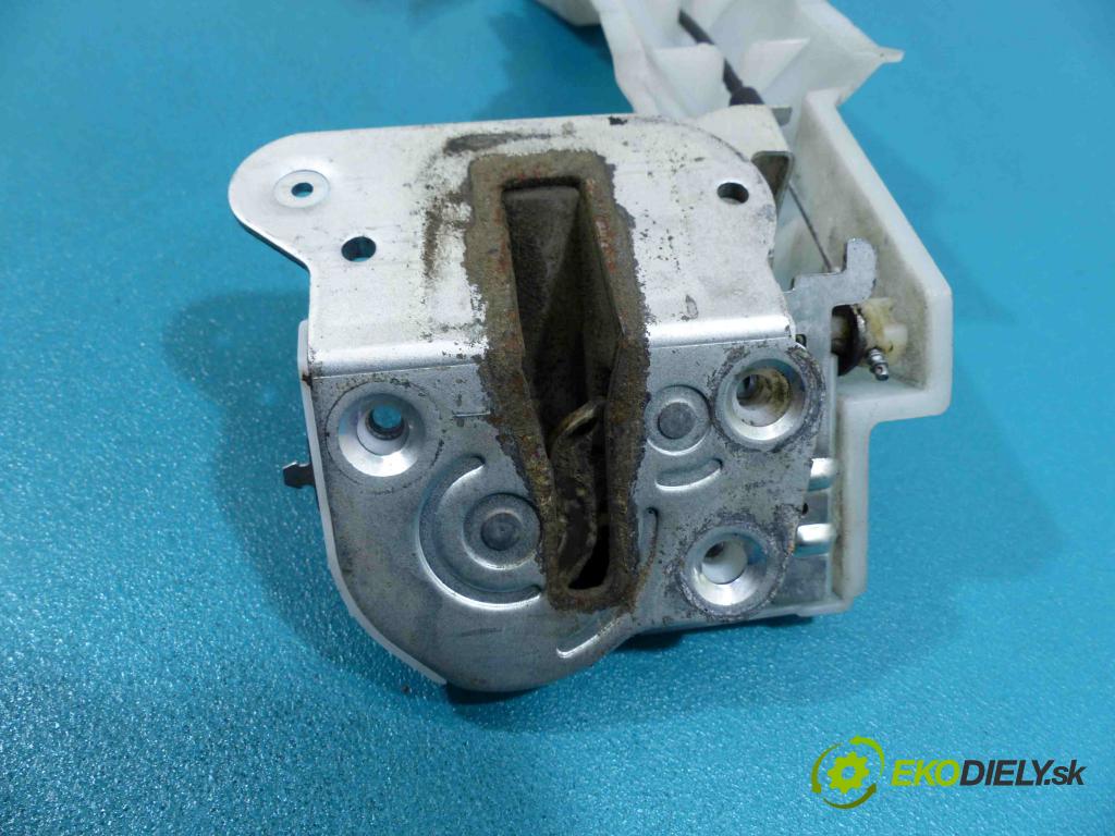 Mazda 5 2005-2010 2.0D 143 hp manual 105 kW 1998 cm3 zámok zadní část levý
