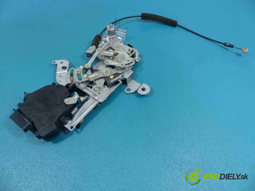 Mazda 5  2005-2010 2.0D 143 hp manual 105 kW 1998 cm3  zámok zadní část levý 