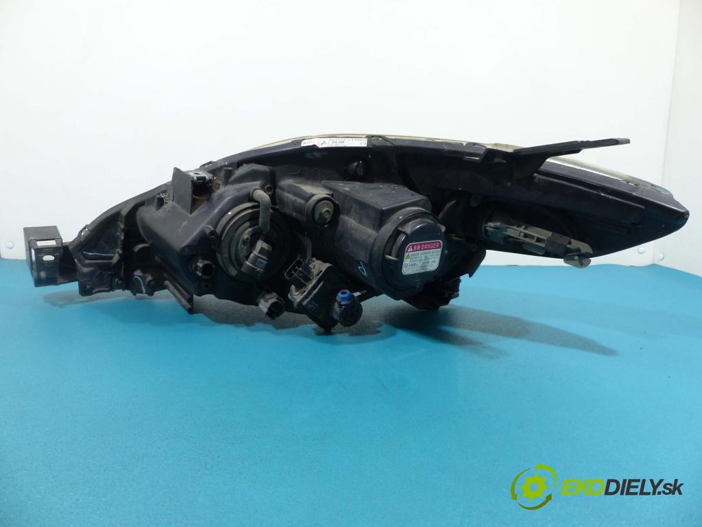 Mazda 5  2005-2010 2.0D 143 HP manual 105 kW 1998 cm3  Svetlomet pravy  (Pravé)