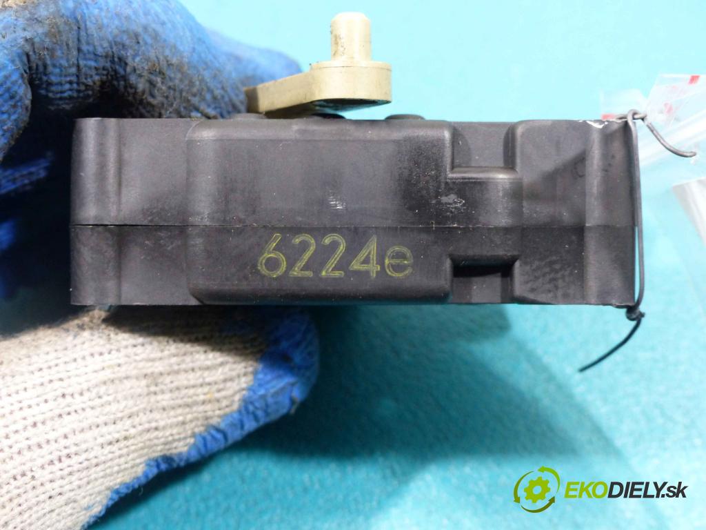 Mazda 5 2005-2010 2.0D 143 HP manual 105 kW 1998 cm3 Motorček kúrenia 6224E