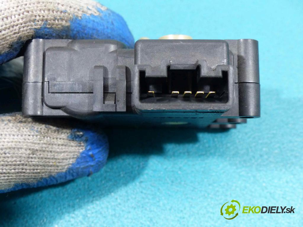 Mazda 5 2005-2010 2.0D 143 HP manual 105 kW 1998 cm3 Motorček kúrenia 6224E