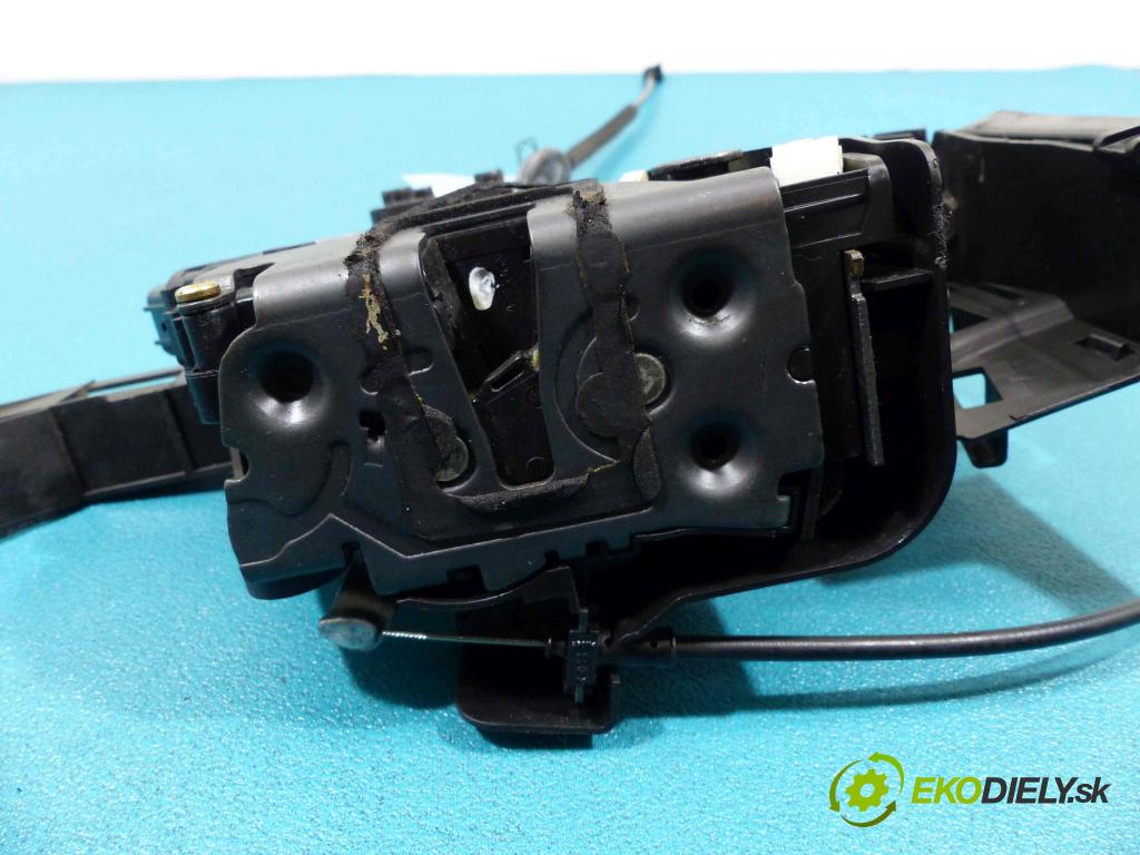 Ford Focus C-Max 1.6 TDCI 109 hp manual 80 kW 1560 cm3  zámok zadní část pravý