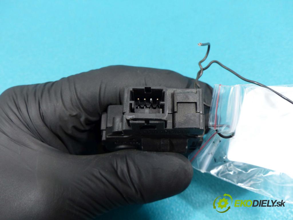 Volvo S60 II 10-18 2.0 TB 241km automatic 177 kW 1999 cm3  motorek topení K9749007