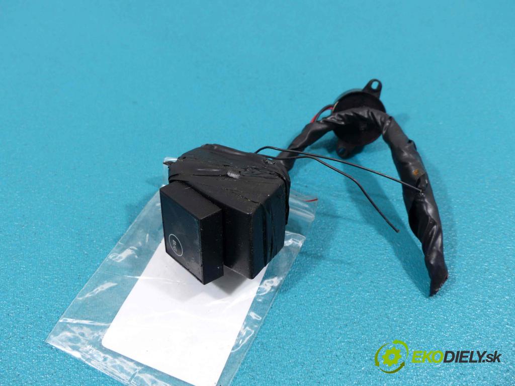 Peugeot 406 2.0 16V 132  HP manual 97 kW 1998 cm3  Prepínač