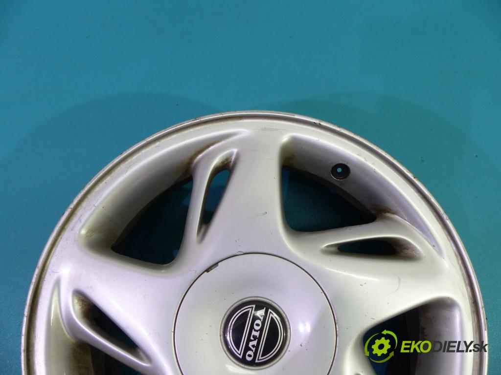 Toyota Corolla E12 2001-2009 1.6 VVTI 110 HP manual 81 kW 1598 cm3  Hlinikové disky -