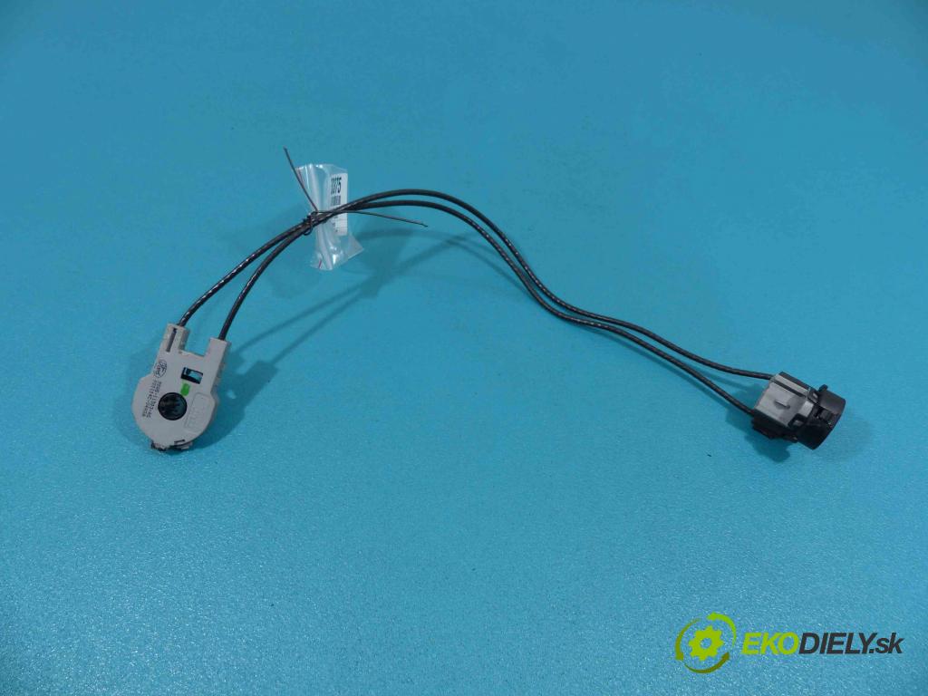 Ford Focus Mk1 1998-2004 1.4 16V - 75 HP manual 55 kW 1388 cm3  - Panel kúrenia 98AB-11503-AG