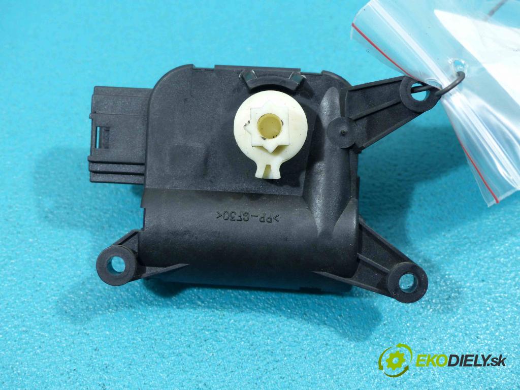 Audi A3 8P 2003-2012 2.0 16V FSI 150 hp manual 110 kW 1984 cm3  motorek topení 1K0907511