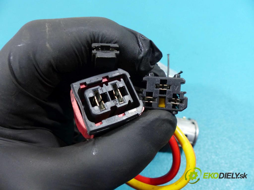 Peugeot 206 1.9D 69 HP manual 51 kW 1868 cm3 spinačka (Spínacie skrinky a kľúče)