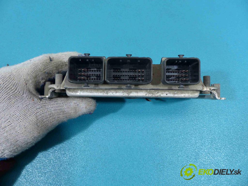 Peugeot 306 1.6 8V - 98 HP automatic 72 kW 1587 cm3  Jednotka riadiaca 0261206245