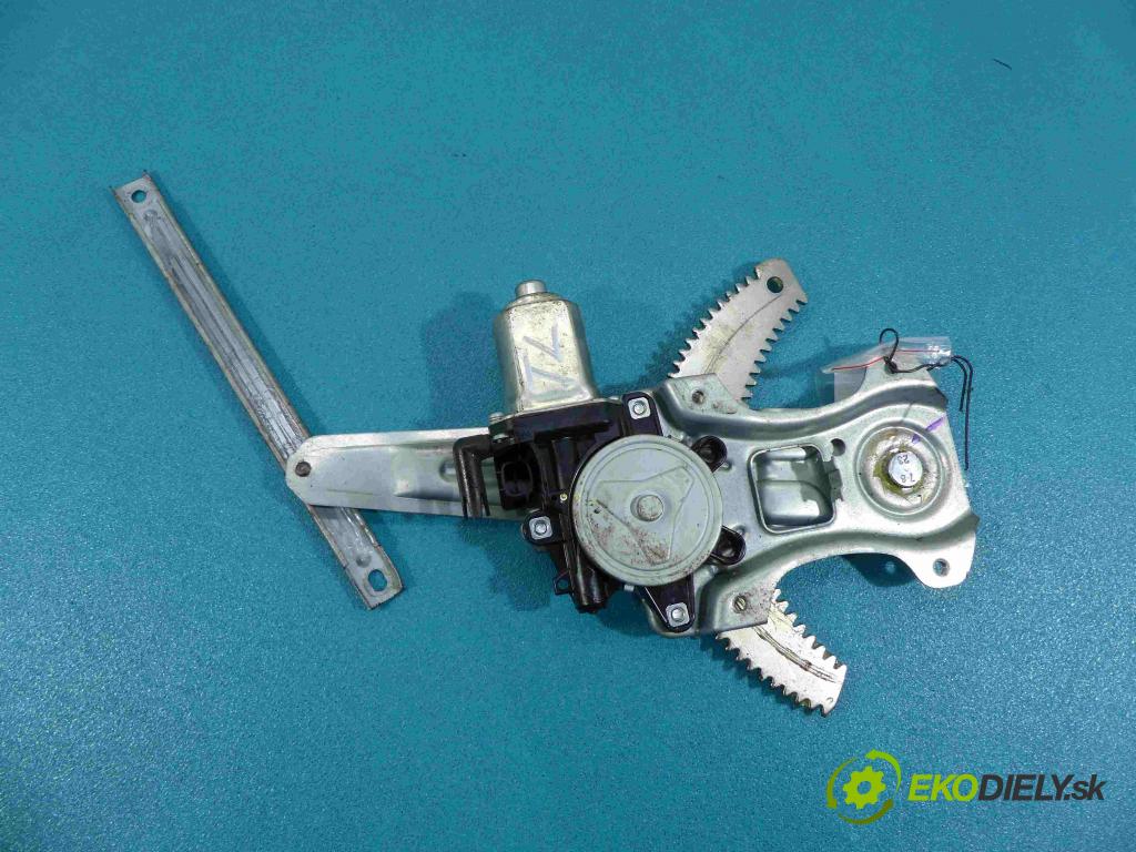 Nissan Tiida 1.6 16V - 110 hp manual 81 kW 1599 cm3  mechanismus zadní část levý
