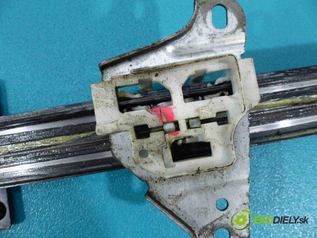 Honda Legend IV 2004-2012 3.5 V6 automatic 217 kW 3471 cm3  mechanismus přední část pravý