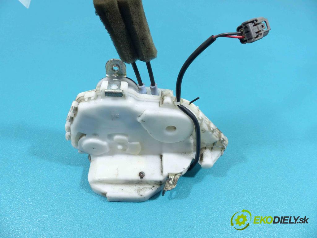 Honda Legend IV 2004-2012 3.5 V6 automatic 217 kW 3471 cm3  zámok přední část pravý