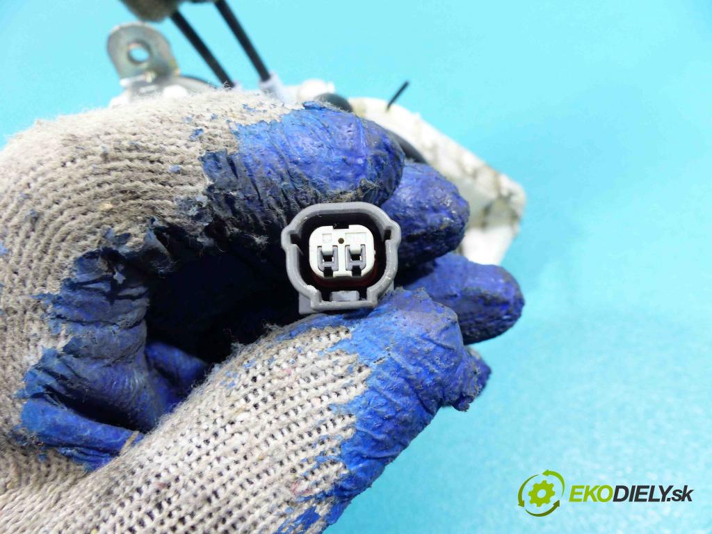 Honda Legend IV 2004-2012 3.5 V6 automatic 217 kW 3471 cm3  zámok přední část pravý