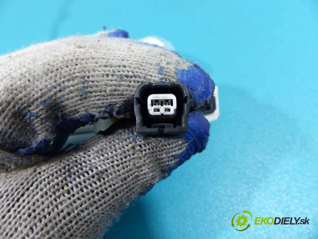 Honda Legend IV 2004-2012 3.5 V6 automatic 217 kW 3471 cm3  klika přední část pravá vnejší