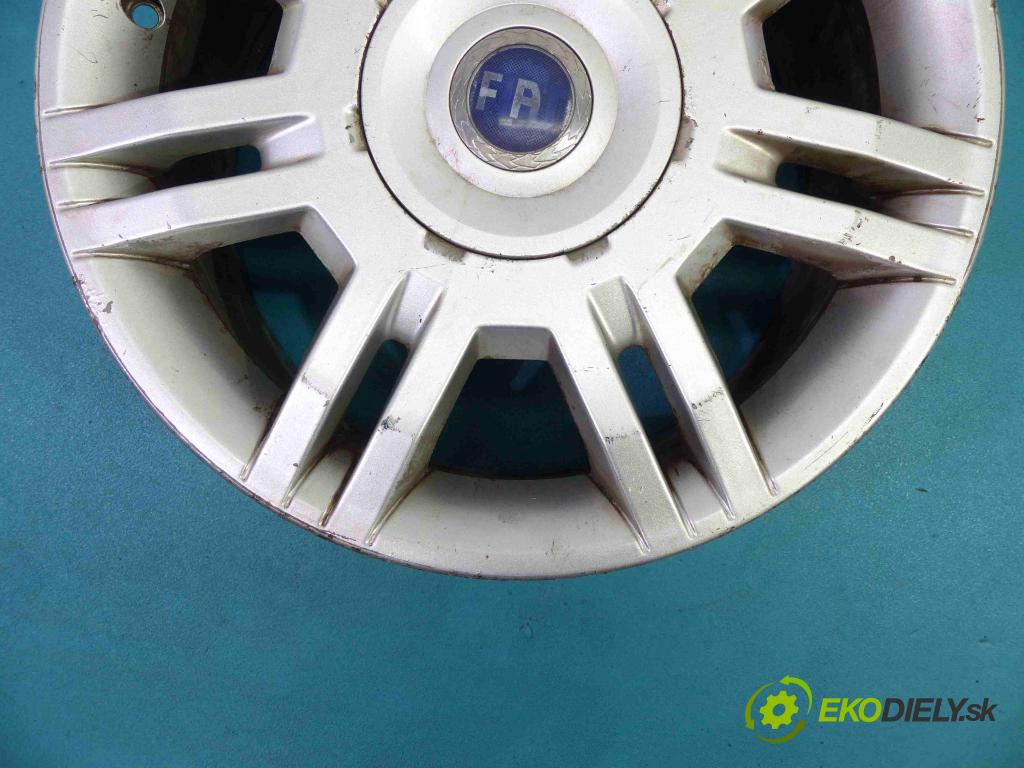 Fiat Stilo 1.6 16V 103 HP manual 76 kW 1596 cm3  Hlinikové disky -
