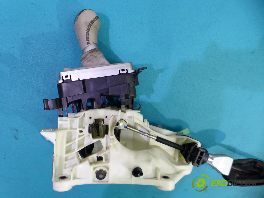 Honda Legend IV 2004-2012 3.5 V6 295km automatic 217 kW 3471 cm3  Kulisa - - LEWAREK (Rýchlostné páky / kulisy)