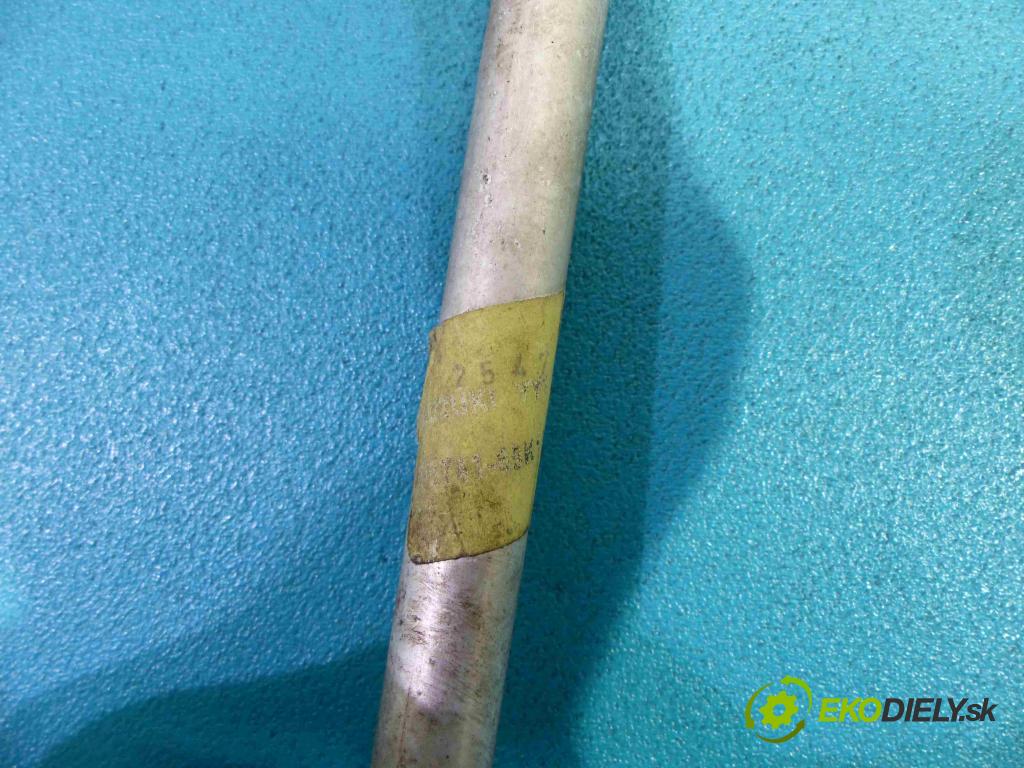 Suzuki Sx4 1.6 DDIS 90 hp manual 66 kW 1560 cm3  trubka klimatizace