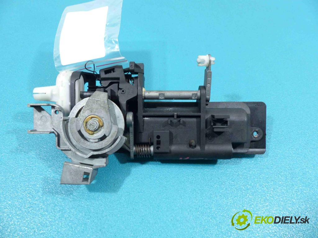 Mercedes SLK I R170  1996-2004 2.0 kompressor 163 hp manual 120 kW 1998 cm3  klika dveří zadní část