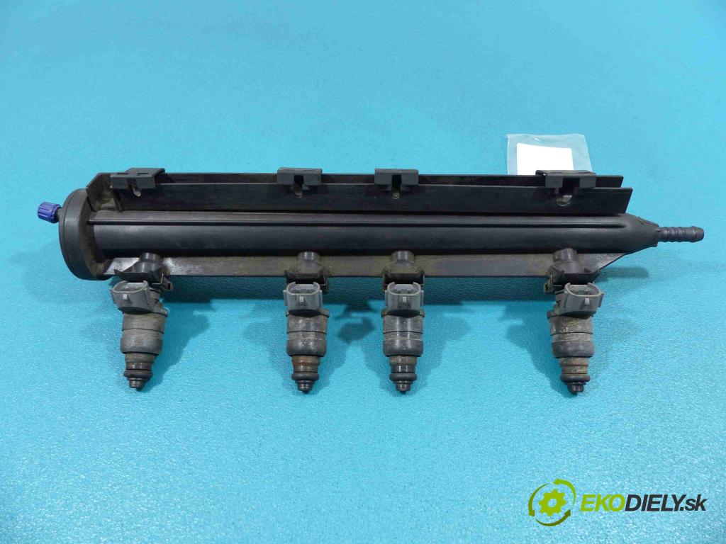 Seat Leon II 2005-2012 1.6 8V - 102 HP manual 75 kW 1595 cm3  vstrekovač 06A133317AS (Vstrekovače)