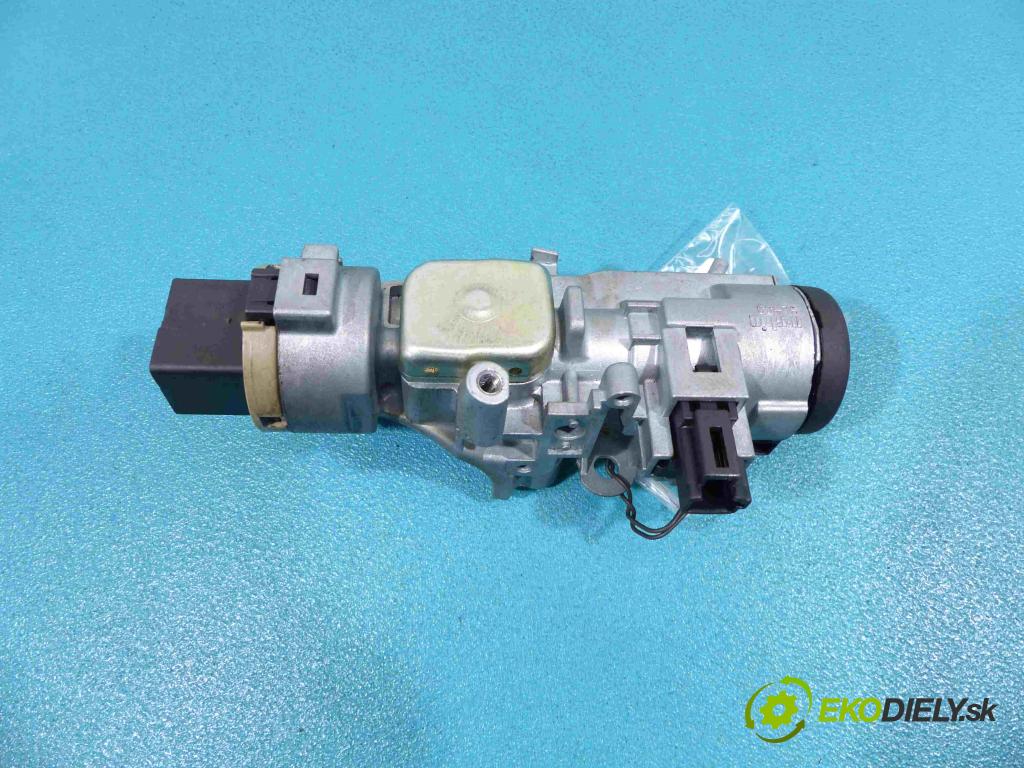 Mazda Mpv II 1999-2006 2.0 - 136 HP manual 100 kW 1998 cm3  spinačka  (Spínacie skrinky a kľúče)