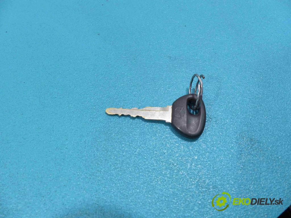 Mazda Mpv II 1999-2006 2.0 - 136 HP manual 100 kW 1998 cm3  spinačka  (Spínacie skrinky a kľúče)