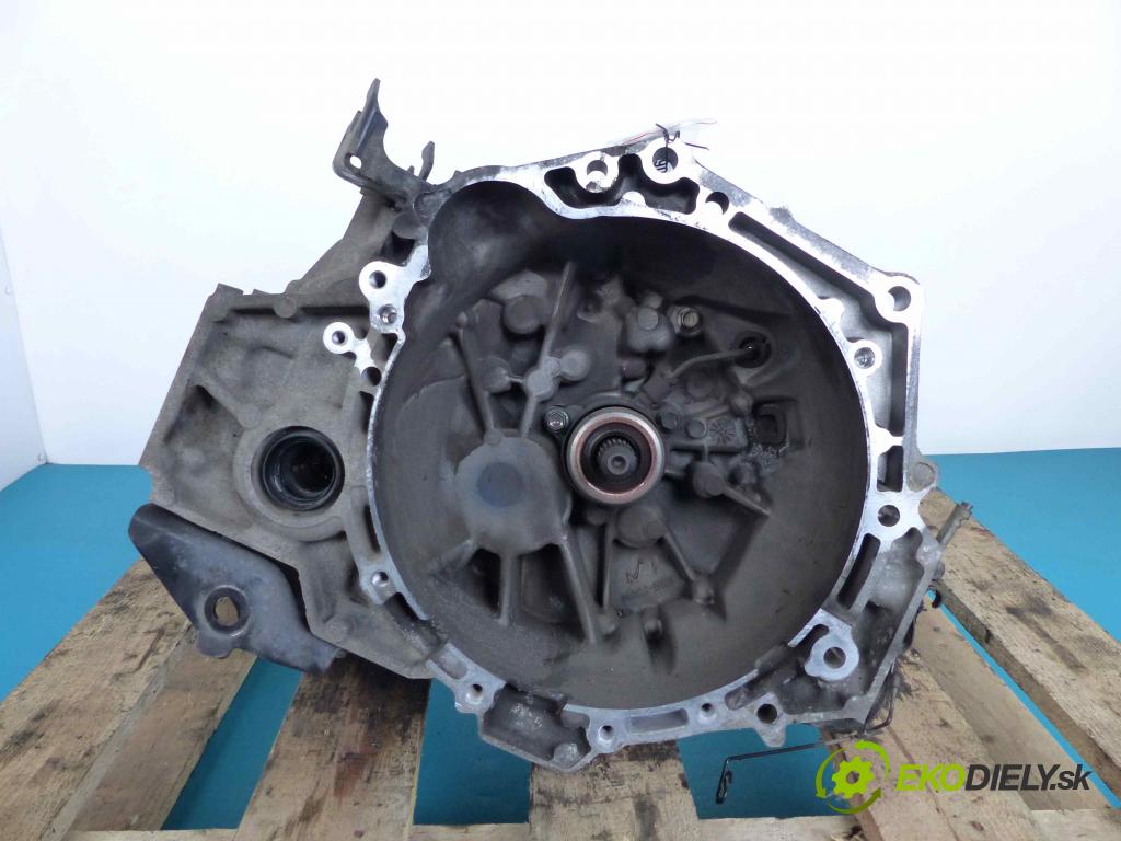 Toyota Yaris II 2005-2011 1.3 VVTI 101 HP manual 74 kW 1329 cm3  Prevodovka - manuálne 31115-0D090