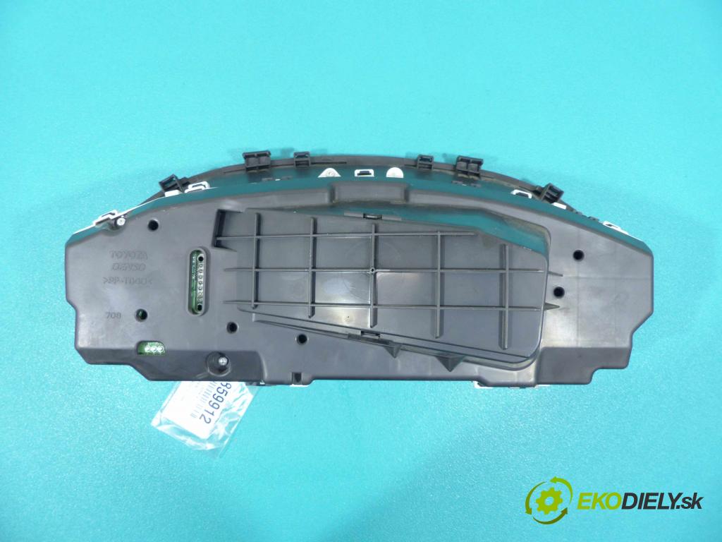 Toyota Yaris II 2005-2011 1.3 VVTI 101 HP manual 74 kW 1329 cm3  Prístrojovka 83800-0DJ00 (Prístrojové dosky, displeje)