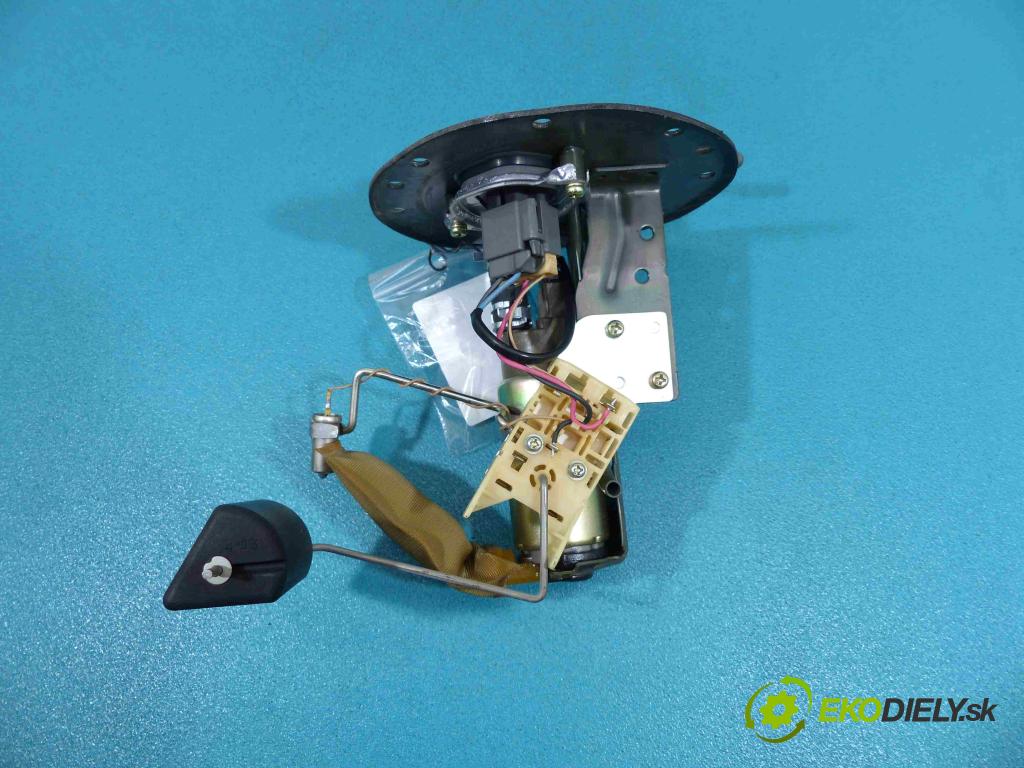 Toyota Corolla E11 1997-2002 1,4.0 16V - 86 hp manual 63 kW 1332 cm3  pumpa paliva