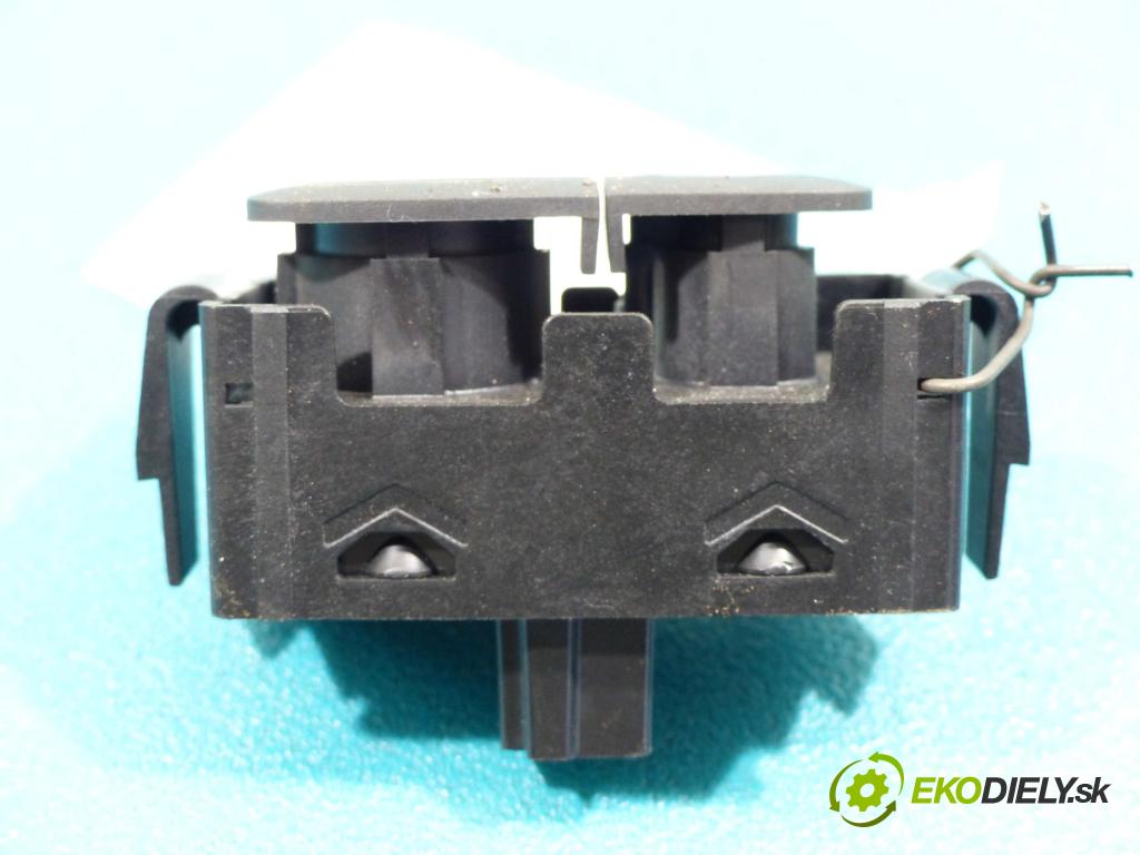 Renault Scenic III 09-16 1.5 DCI 95 hp manual 70 kW 1461 cm3  přepínač