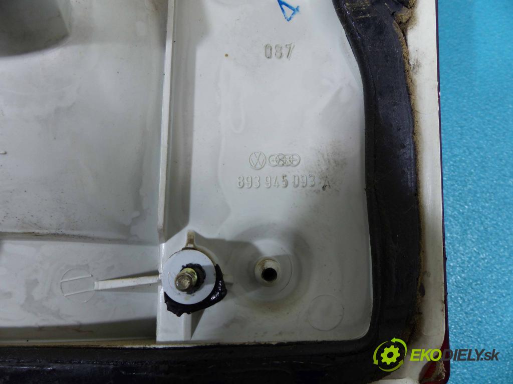 Audi 80 B3 1986-1991 1.8 90 hp manual 66 kW 1781 cm3  světlo zadní část levá strana 893945093A