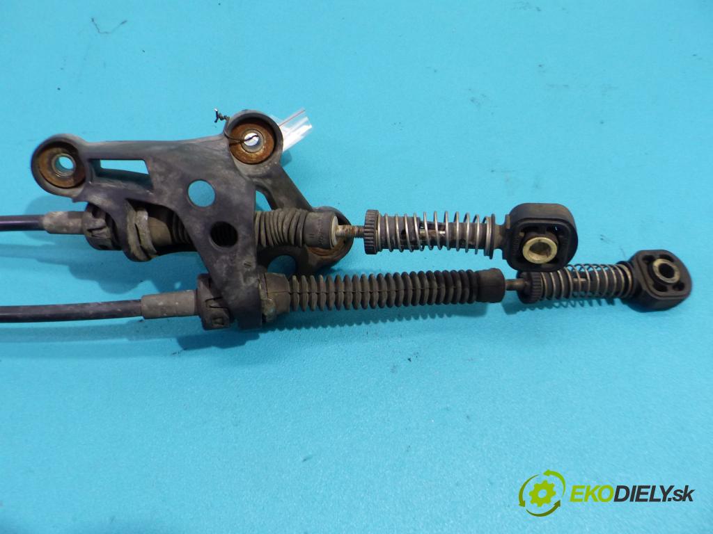 Skoda Praktik 1.4 16V - 86 HP manual 63 kW 1390 cm3  Kulisa - -  (Rýchlostné páky / kulisy)