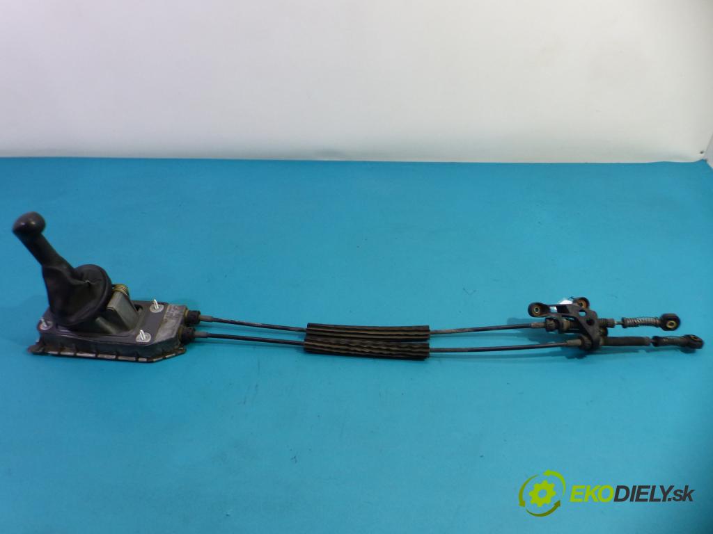 Skoda Praktik 1.4 16V - 86 HP manual 63 kW 1390 cm3  Kulisa - -  (Rýchlostné páky / kulisy)