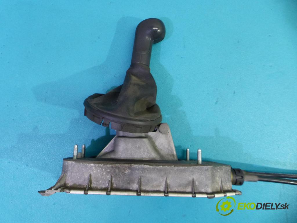 Skoda Praktik 1.4 16V - 86 HP manual 63 kW 1390 cm3  Kulisa - -  (Rýchlostné páky / kulisy)