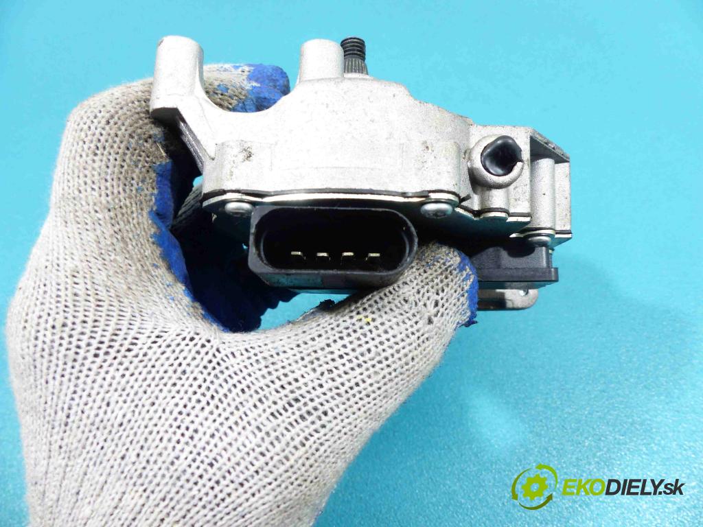 Skoda Praktik 1.4 16V - 86 HP manual 63 kW 1390 cm3  Motor stieračov predný