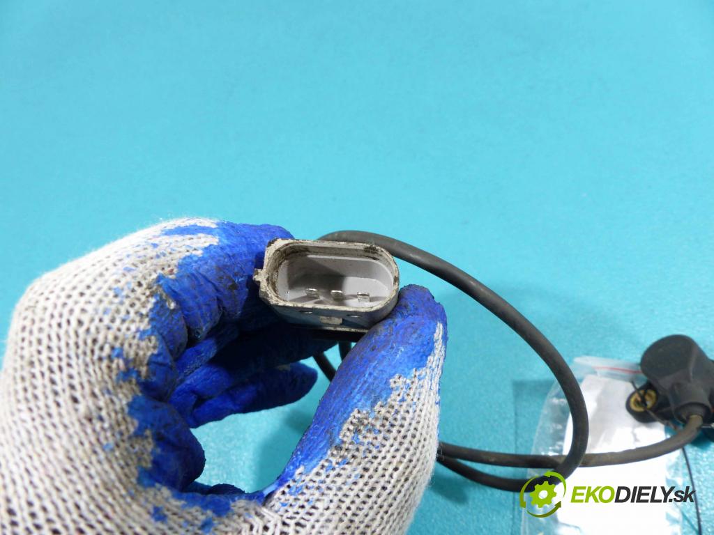 Vw Passat B5 1995-2005 1.6 8V - 101 hp manual 74 kW 1600 cm3  snímač hřídele klikového 0261210.