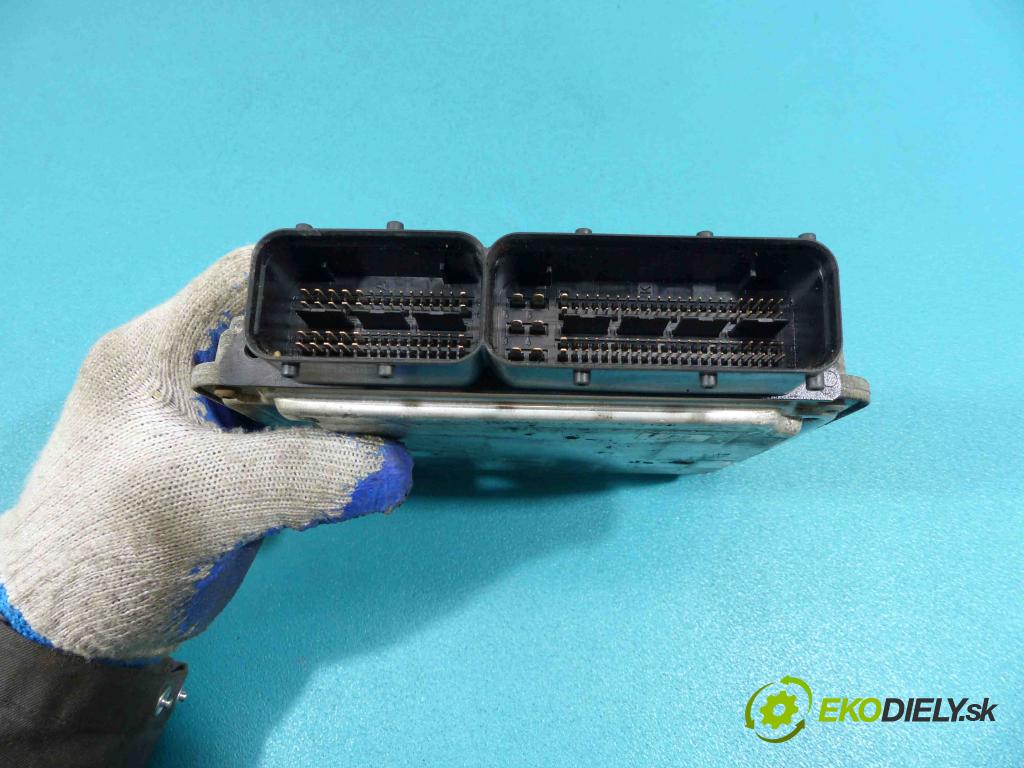 Skoda Octavia II 2004-2013 2.0 FSI 150 hp manual 110 kW 1984 cm3  jednotka řídící 06F906056ER