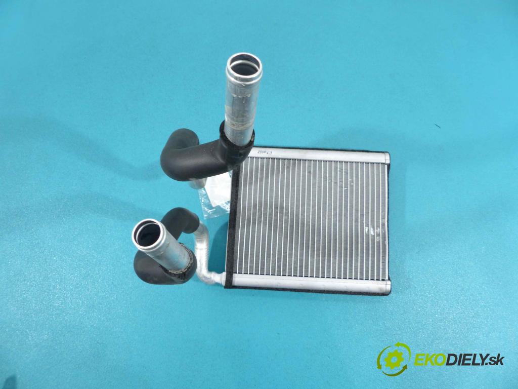 Hyundai I30 III 2016- 1.4 16V - 100 HP manual 73,3 kW 1368 cm3  Výhrevné teleso, radiátor kúrenia  (Radiátory kúrenia)