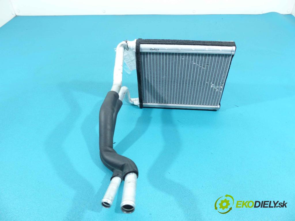 Hyundai I30 III 2016- 1.4 16V - 100 HP manual 73,3 kW 1368 cm3  Výhrevné teleso, radiátor kúrenia  (Radiátory kúrenia)