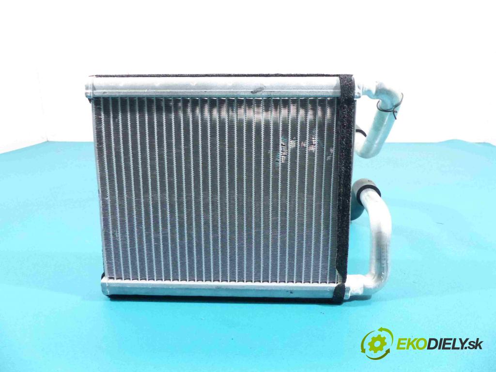 Hyundai I30 III 2016- 1.4 16V - 100 HP manual 73,3 kW 1368 cm3  Výhrevné teleso, radiátor kúrenia  (Radiátory kúrenia)