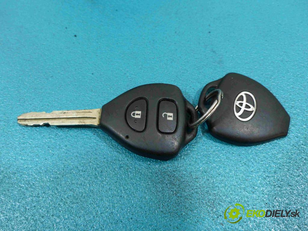 Toyota Corolla E15 2007-2014 1.4 D4D 90 HP manual 66 kW 1364 cm3  spinačka  (Spínacie skrinky a kľúče)