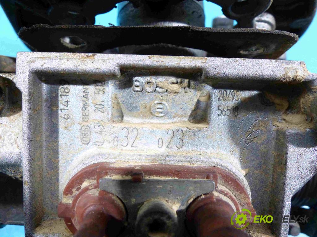 Vw Polo III 6N 1994-2001 1.0 - 45 hp manual 33 kW 1043 cm3  monovstřek 0438201502 (Karburátory)