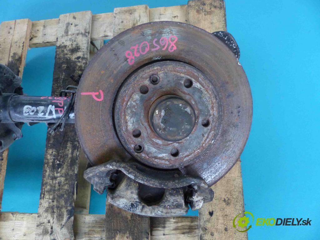 Mercedes C W203 2000-2007 2.0 kompressor 163 HP manual 120 kW 1998 cm3  náboj pravá  (Náboje)