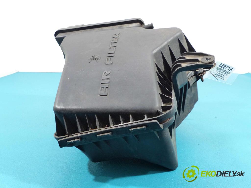 Chrysler Pacifica 3.5 V6 automatic 185 kW 3518 cm3  obal filtra vzduchu  (Kryty filtrů)