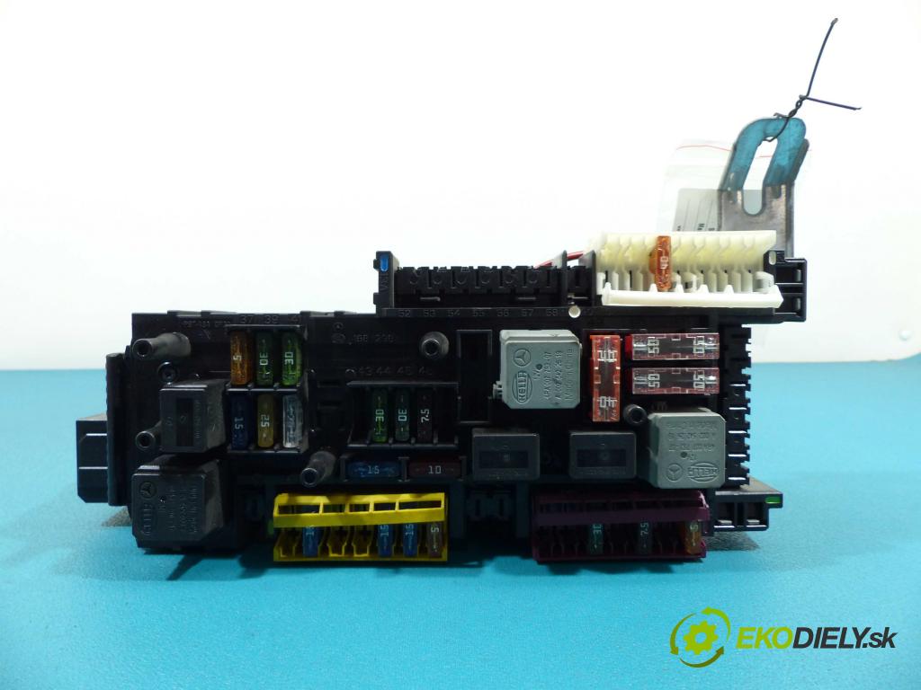 Mercedes E W212 2009-2016 2,2.0 CDI 136 HP automatic 100 kW 2143 cm3  Skrinka poistková 2129060805 (Poistkové skrinky)