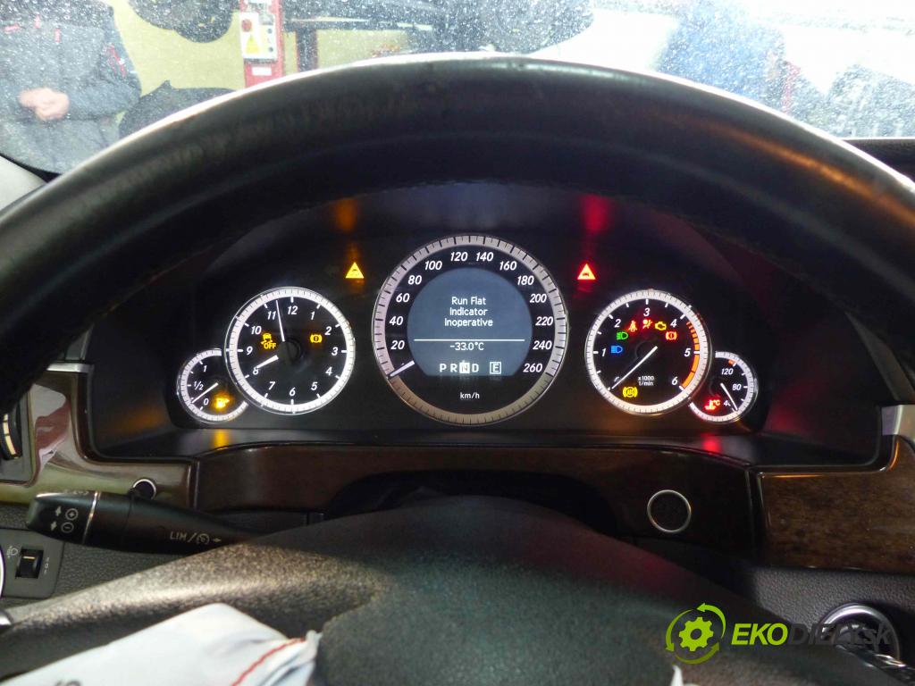 Mercedes E W212 2009-2016 2,2.0 CDI 136 HP automatic 100 kW 2143 cm3  Prístrojovka A2129001010 (Prístrojové dosky, displeje)