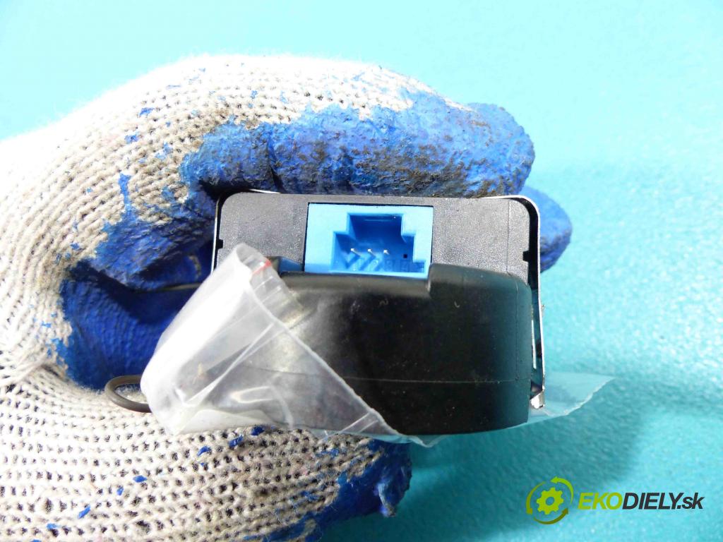 Mercedes E W212 2009-2016 2,2.0 CDI 136 HP automatic 100 kW 2143 cm3  Snímač dažďa A2079010600 (Snímače dažďa)