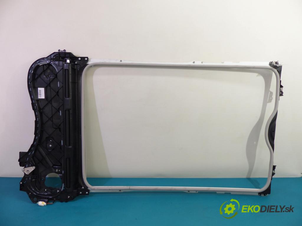 Peugeot 308 1.6 16V - 120 hp manual 88 kW 1598 cm3  střešní okno 0390200075 (Okna karoserie)